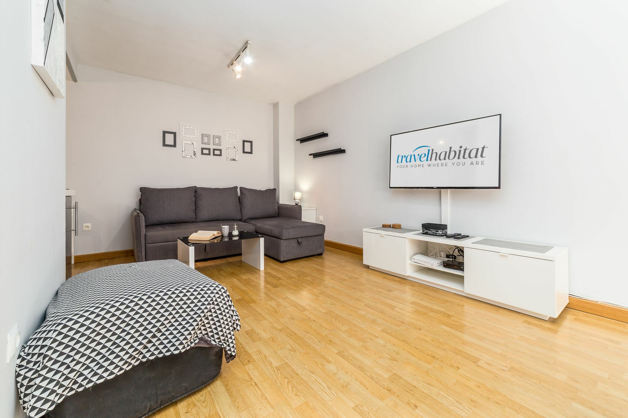 Apartamento Travel Habitat Palau De Les Arts Valencia Exterior foto